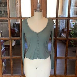 Slightly cropped army green long sleeve shirt